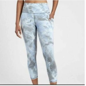 Athleta Salutation Stash II Pocket Capri